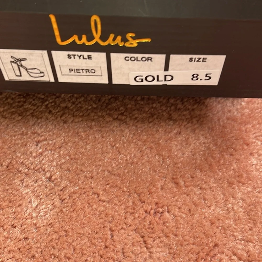 Lulus gold dressy /wedding shoes almost new - Picture 11 of 17